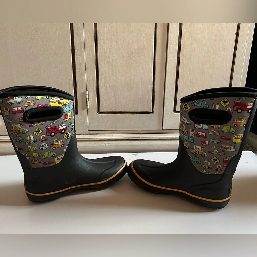 Boy’s Lone Cone Rush Hour MudBoot Rainboot Pull on Waterproof and insulated 4